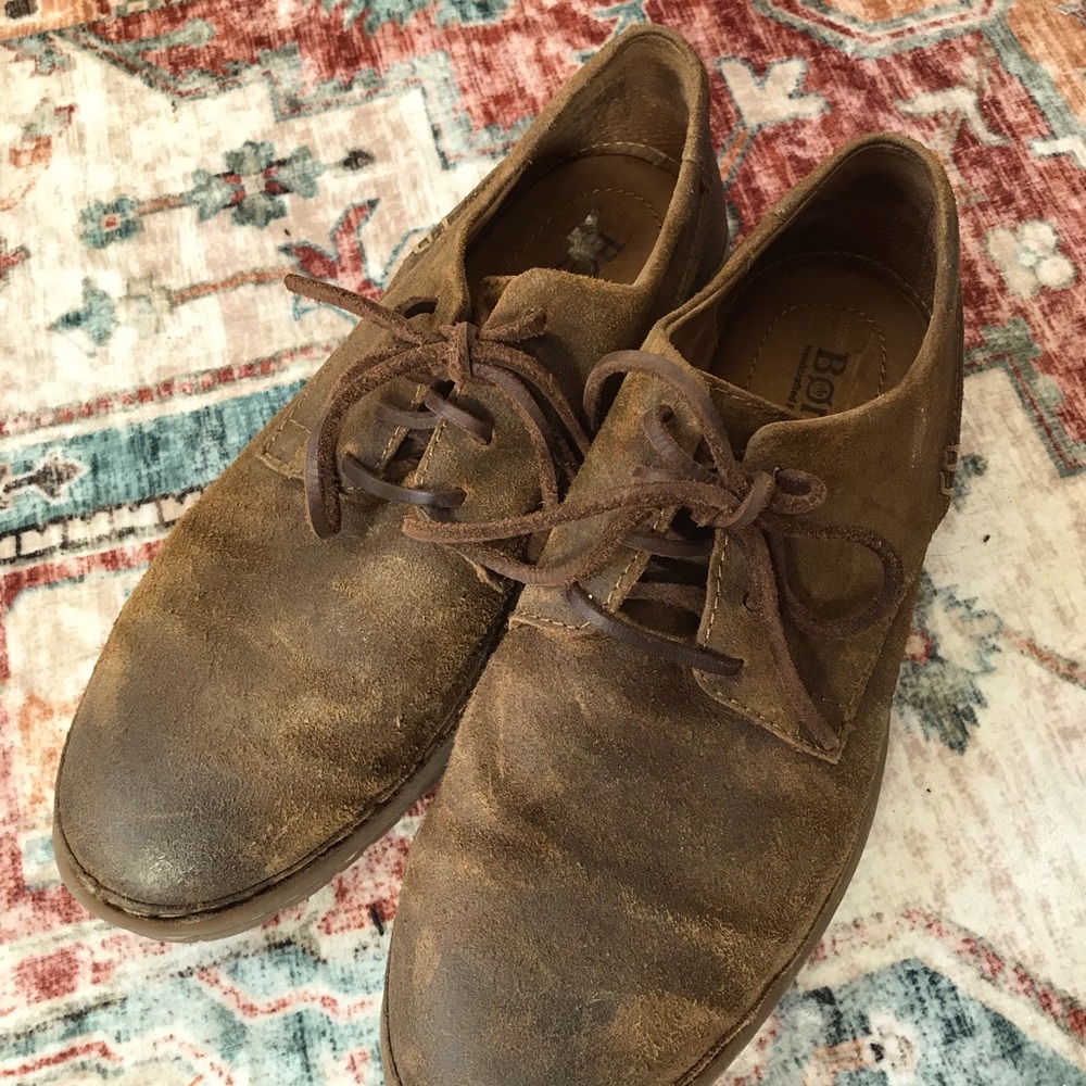 Born size 9 brown suede shoes, very good condition